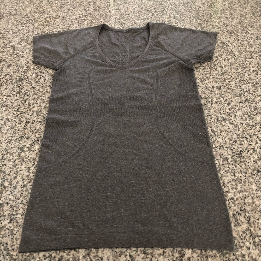 Lululemon tee top